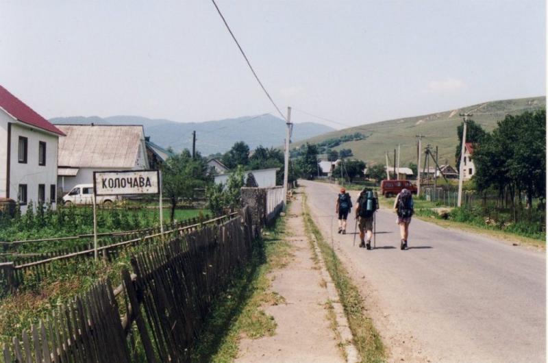 kultovní vesnice Koločava (typická atmosféra díky tomu, že je to foceno na starou Praktiku)